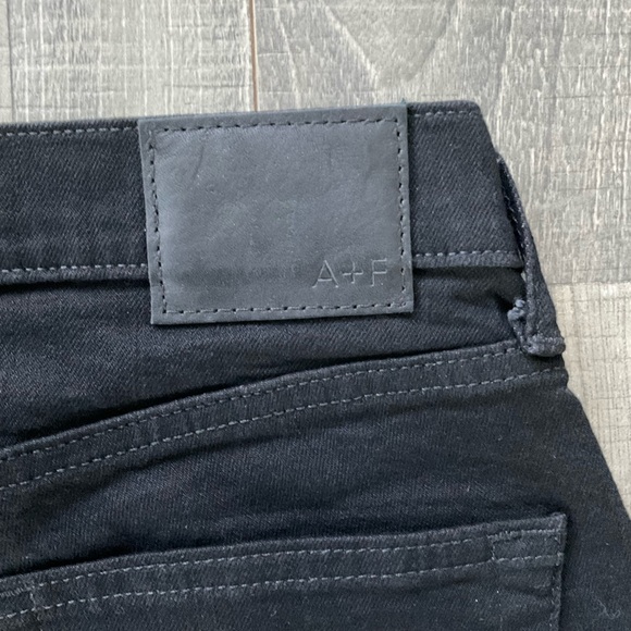 29x30 NWT Abercrombie Fitch Rustin Athletic Slim Jeans
Black 
Stretch - Picture 8 of 8